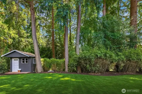 7061 NE 137th Street Kirkland WA 98034