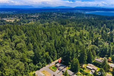 7061 NE 137th Street Kirkland WA 98034