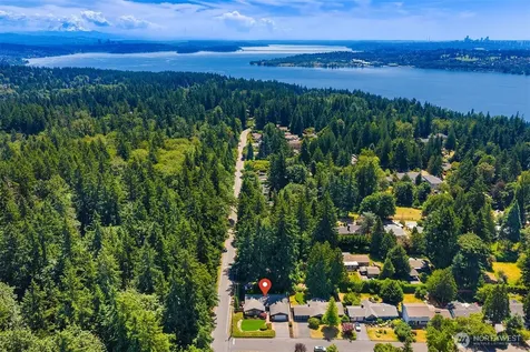 7061 NE 137th Street Kirkland WA 98034