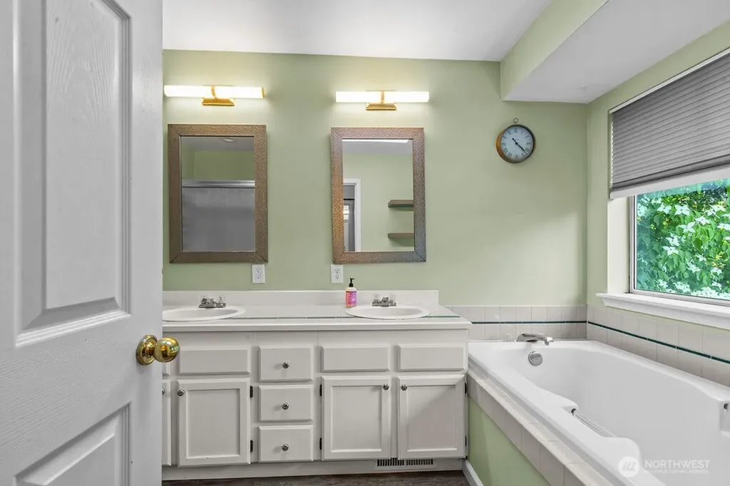 4426 W 82nd Avenue Court University Place WA 98466