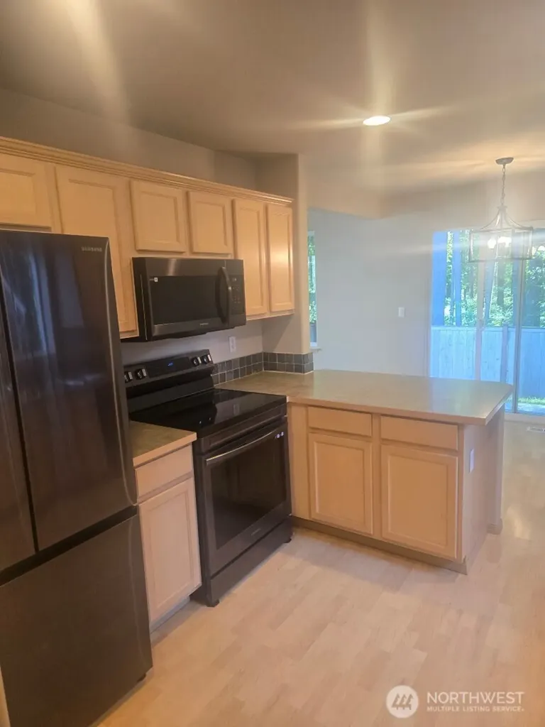 22463 SE 244th Street Maple Valley WA 98038