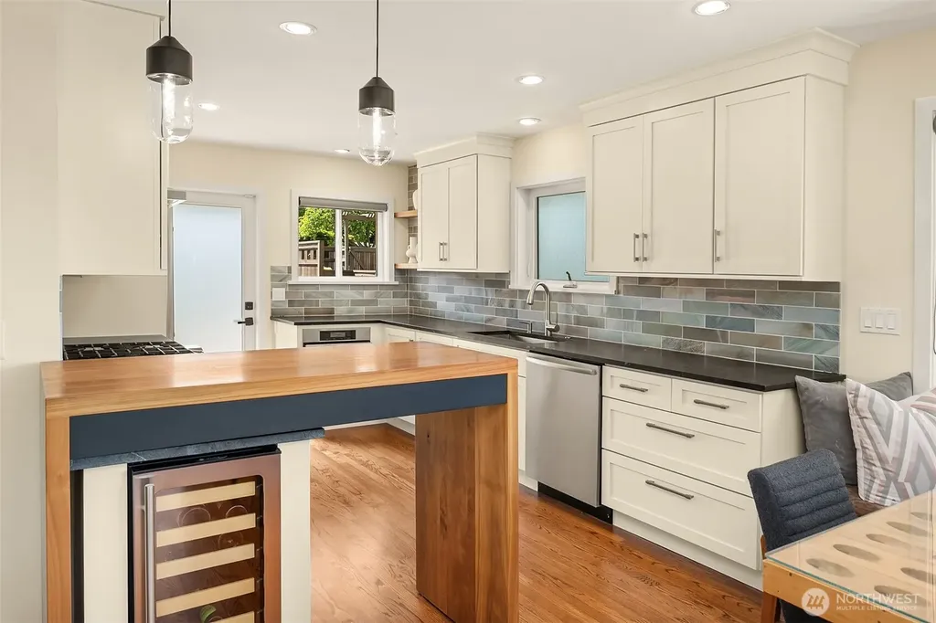 3218 36th Avenue SW Seattle WA 98126