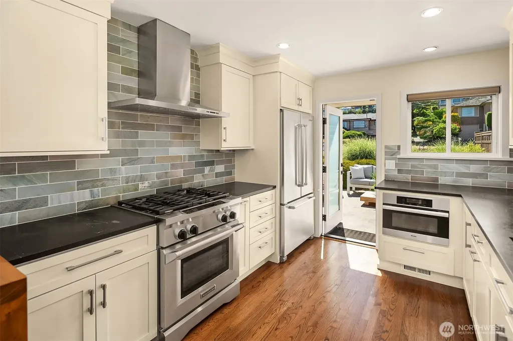 3218 36th Avenue SW Seattle WA 98126