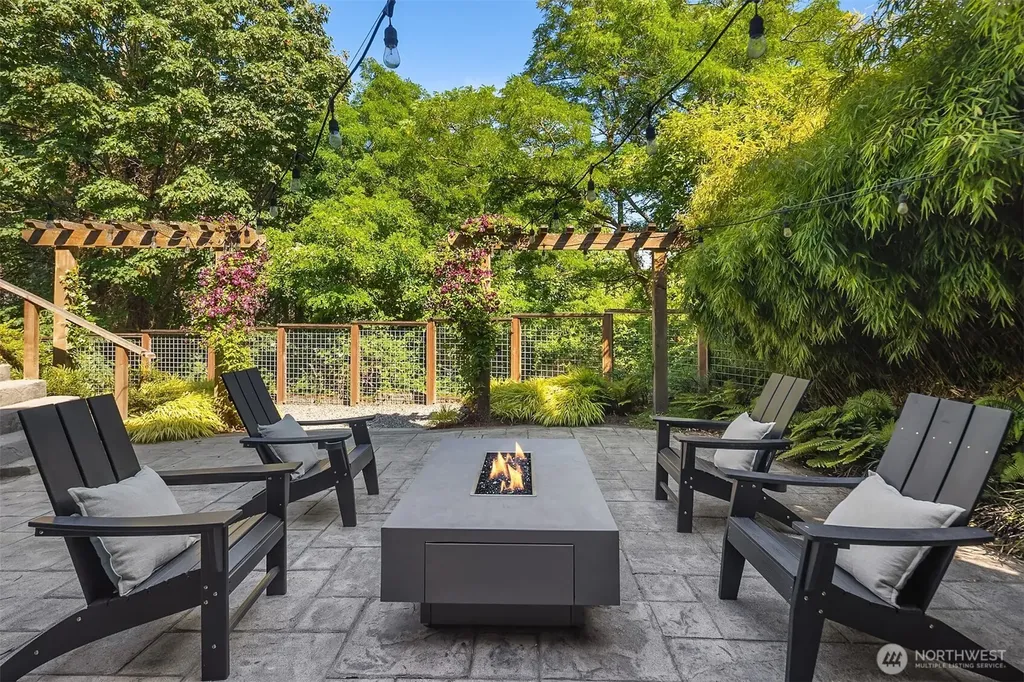 3218 36th Avenue SW Seattle WA 98126