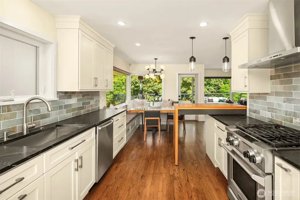 3218 36th Avenue SW Seattle WA 98126