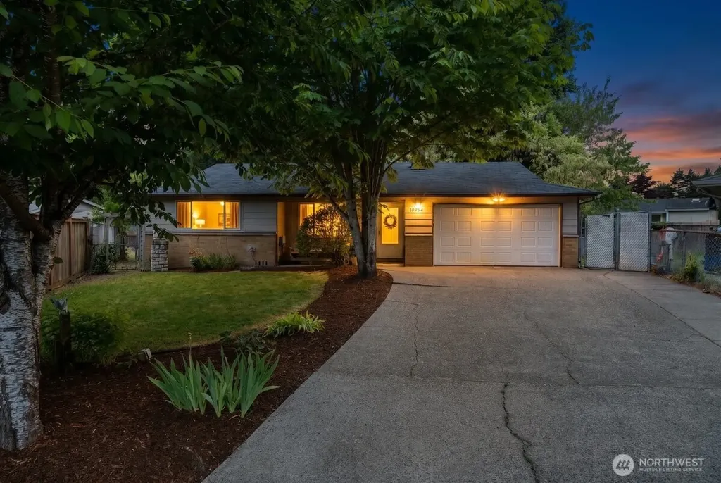 16954 SE 255th Place Covington WA 98042