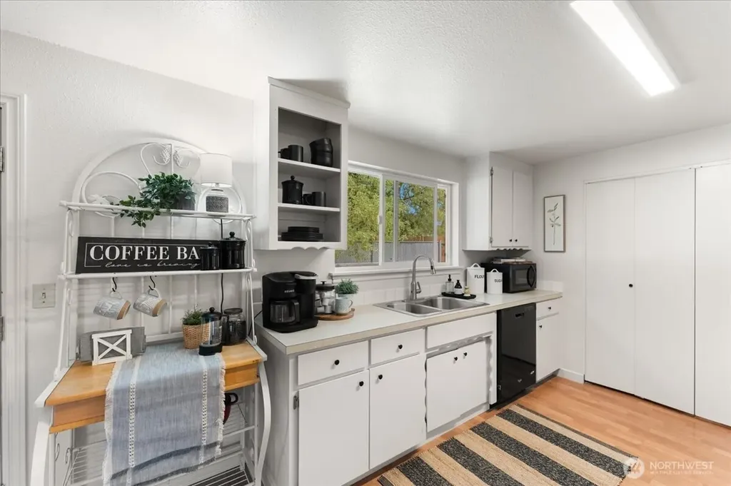 16954 SE 255th Place Covington WA 98042