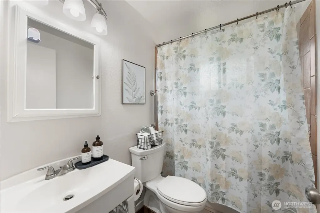 16954 SE 255th Place Covington WA 98042