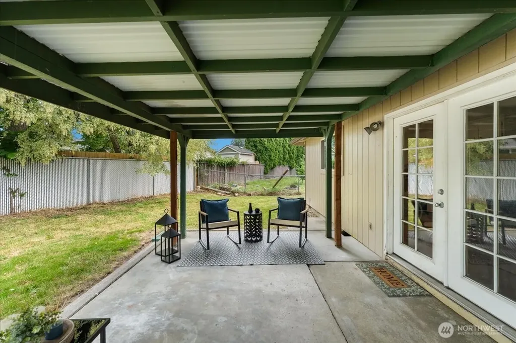 16954 SE 255th Place Covington WA 98042