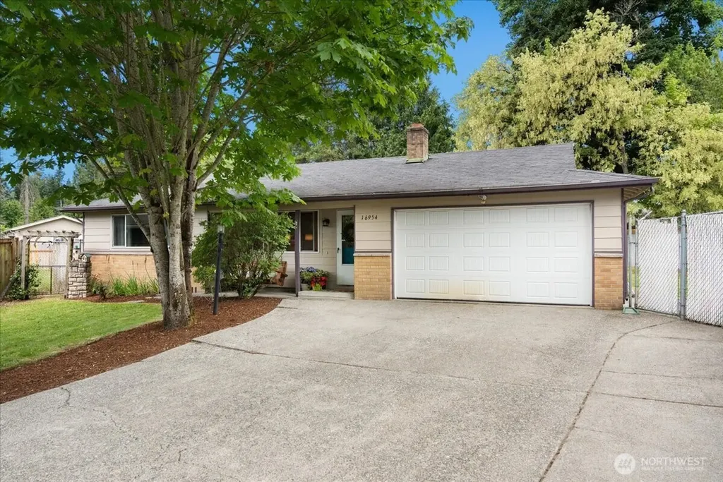 16954 SE 255th Place Covington WA 98042
