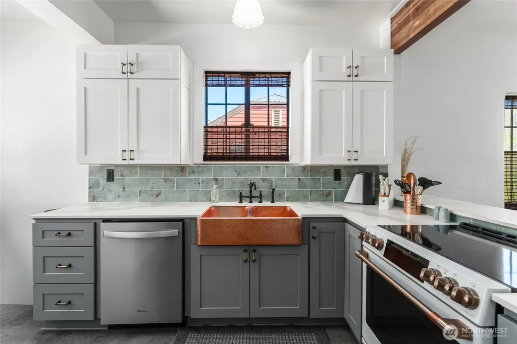 446 5th Street Chelan Falls WA 98817