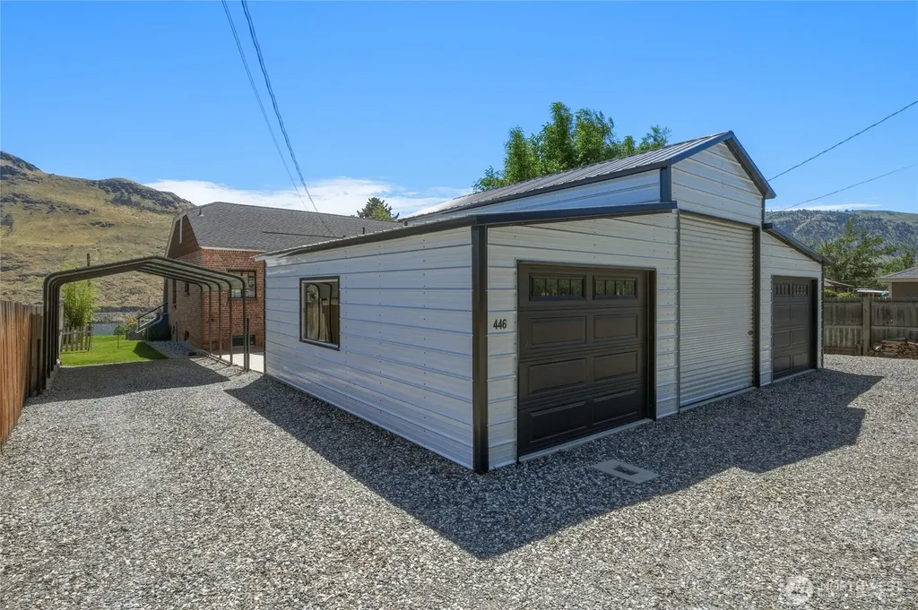 446 5th Street Chelan Falls WA 98817