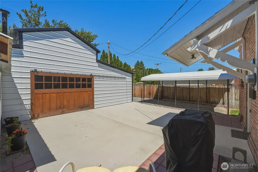 446 5th Street Chelan Falls WA 98817