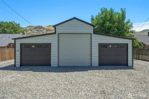 446 5th Street Chelan Falls WA 98817