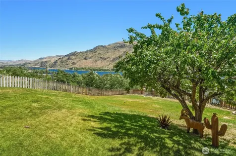 446 5th Street Chelan Falls WA 98817