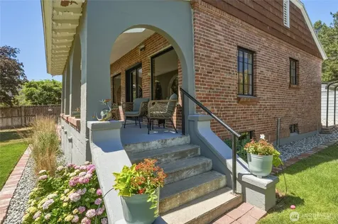 446 5th Street Chelan Falls WA 98817