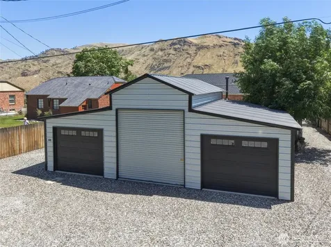 446 5th Street Chelan Falls WA 98817