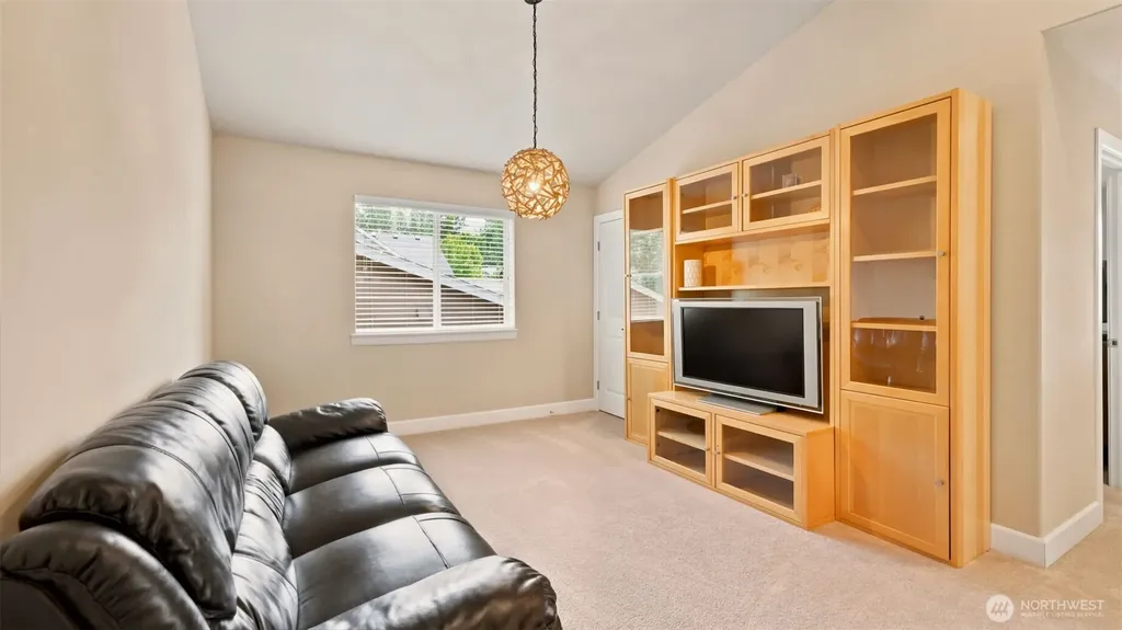 6706 Elaine Avenue SE Auburn WA 98092