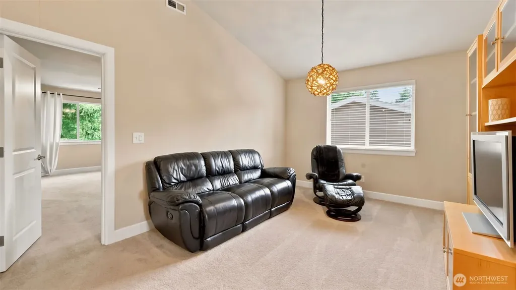 6706 Elaine Avenue SE Auburn WA 98092