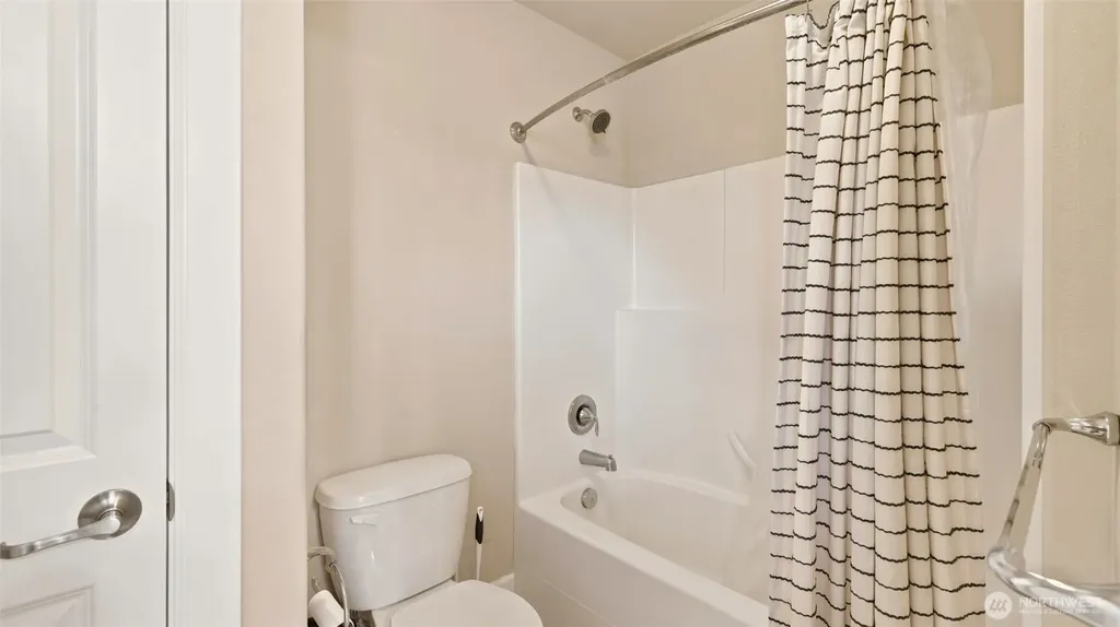 6706 Elaine Avenue SE Auburn WA 98092