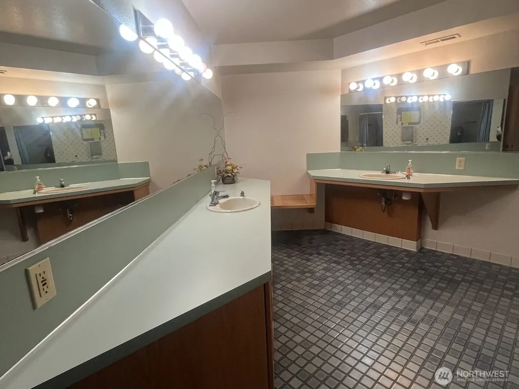 3901 Harborview Drive Gig Harbor WA 98332
