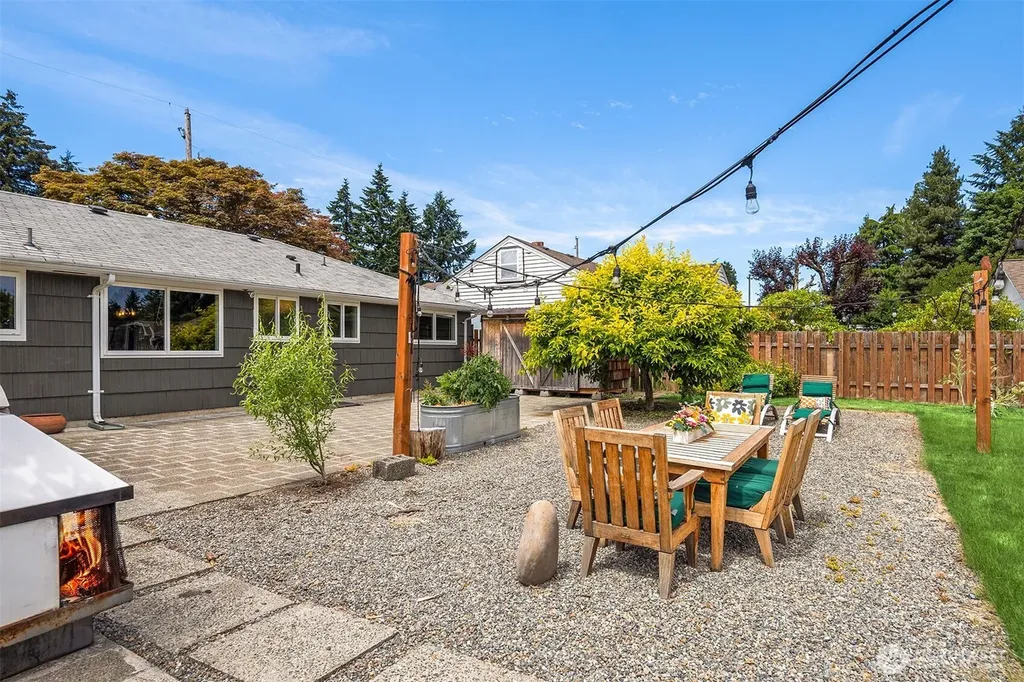 13636 2nd Avenue S Burien WA 98168