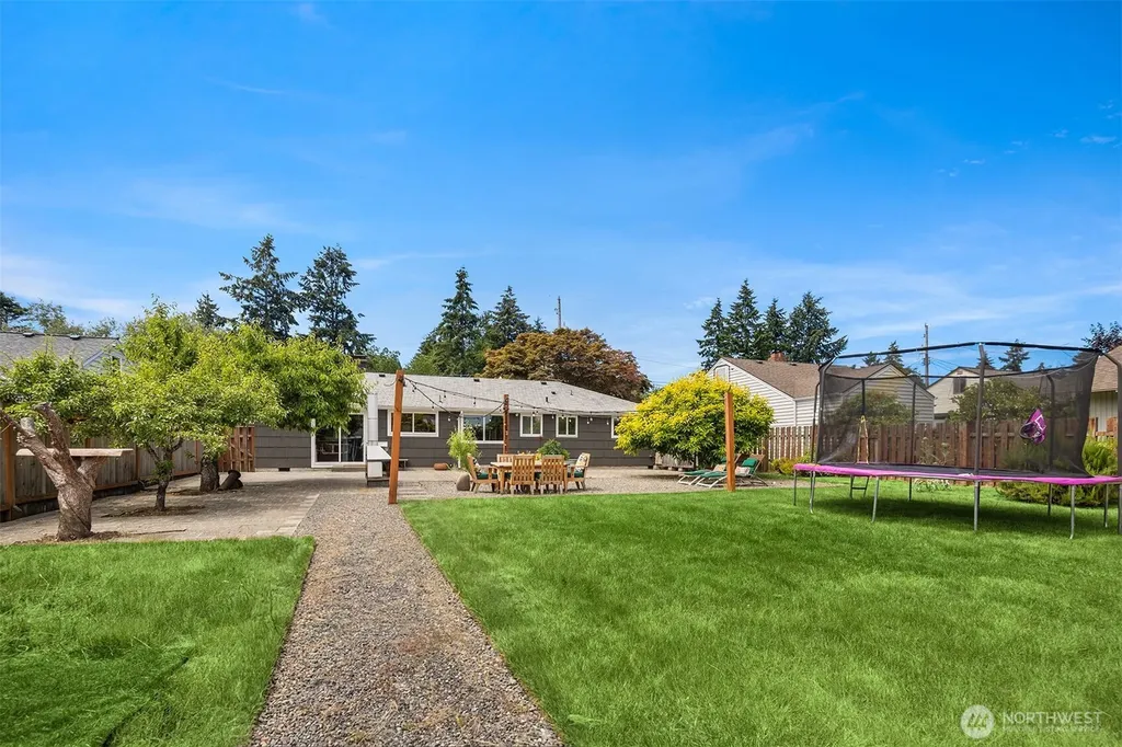13636 2nd Avenue S Burien WA 98168