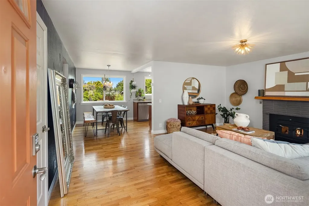 13636 2nd Avenue S Burien WA 98168