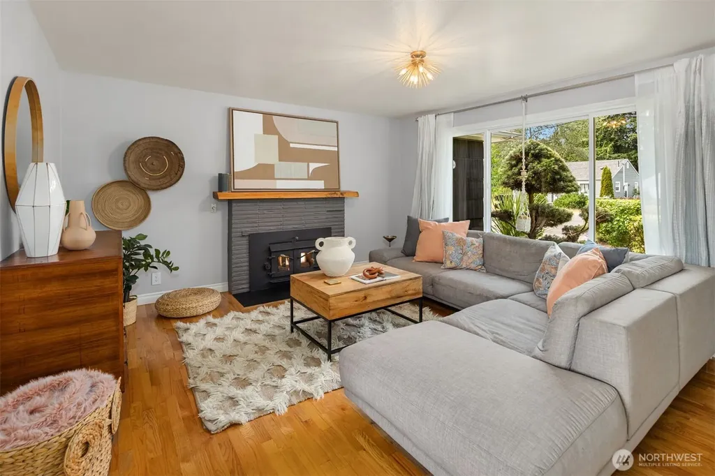 13636 2nd Avenue S Burien WA 98168