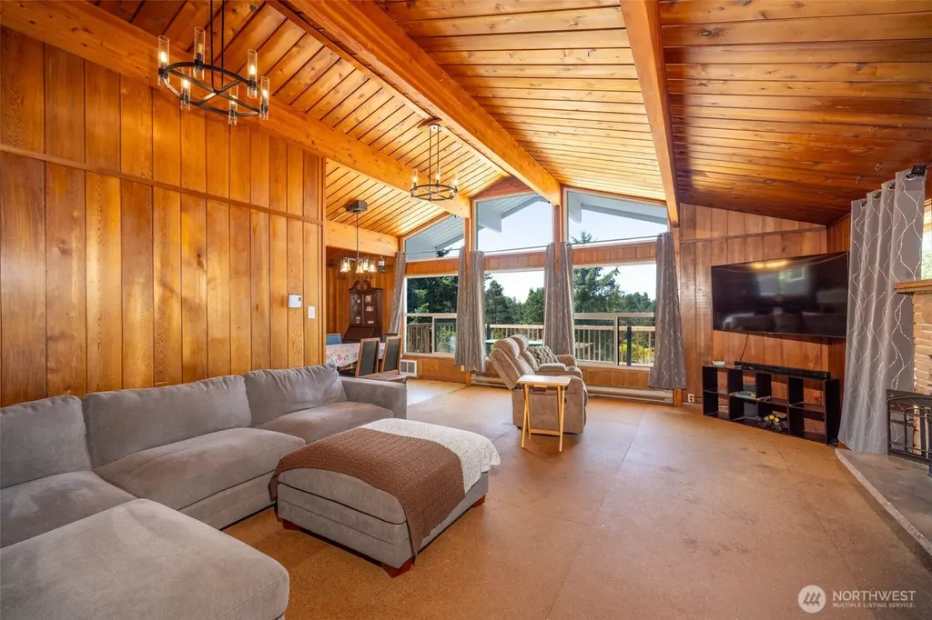 1856 Hoquiam Lane S Westport WA 98595