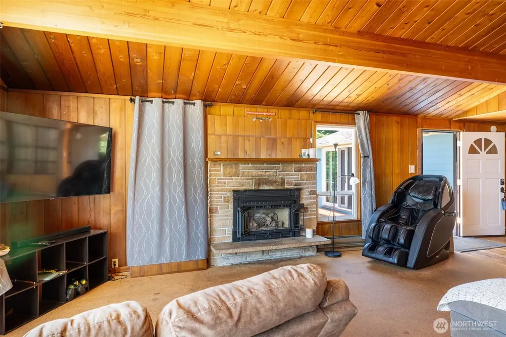 1856 Hoquiam Lane S Westport WA 98595