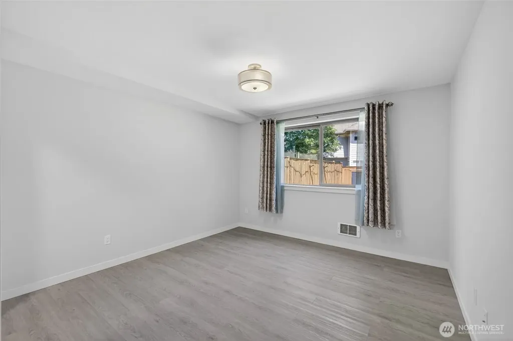 629 Bing Road Lynnwood WA 98036