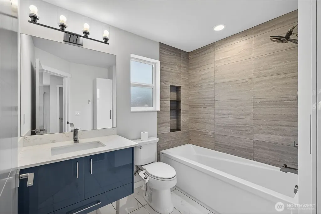 629 Bing Road Lynnwood WA 98036