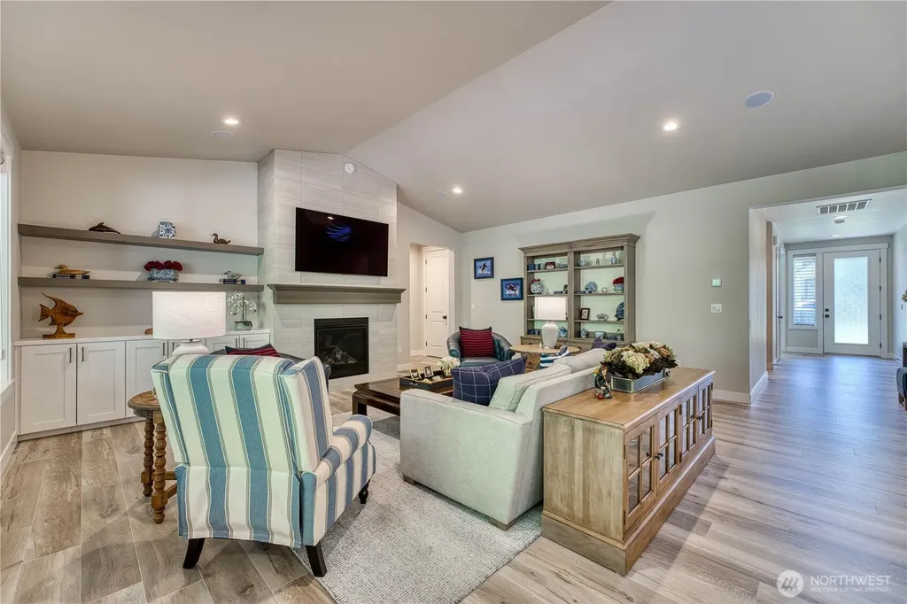 18595 Sawgrass Drive NE Poulsbo WA 98370