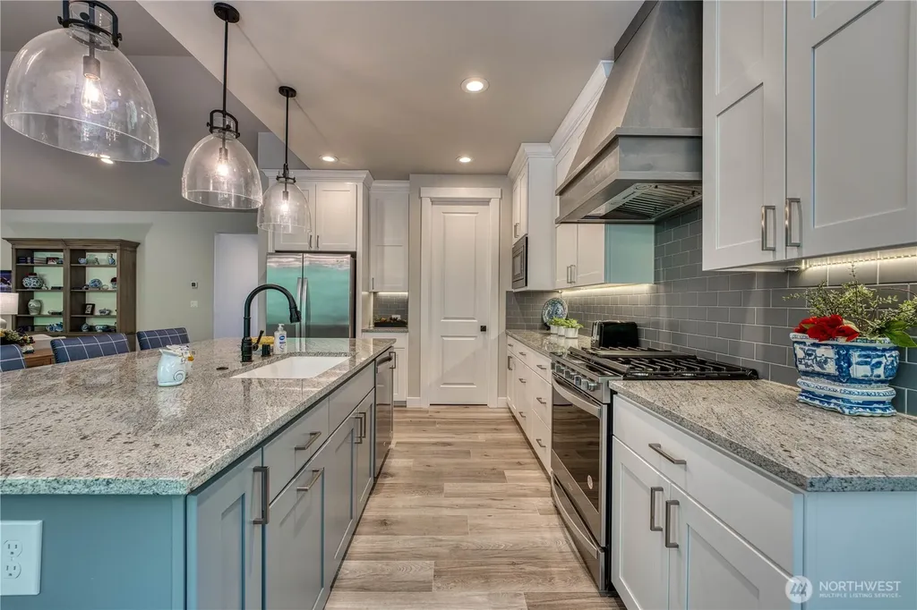 18595 Sawgrass Drive NE Poulsbo WA 98370