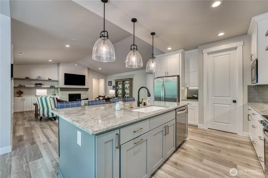 18595 Sawgrass Drive NE Poulsbo WA 98370