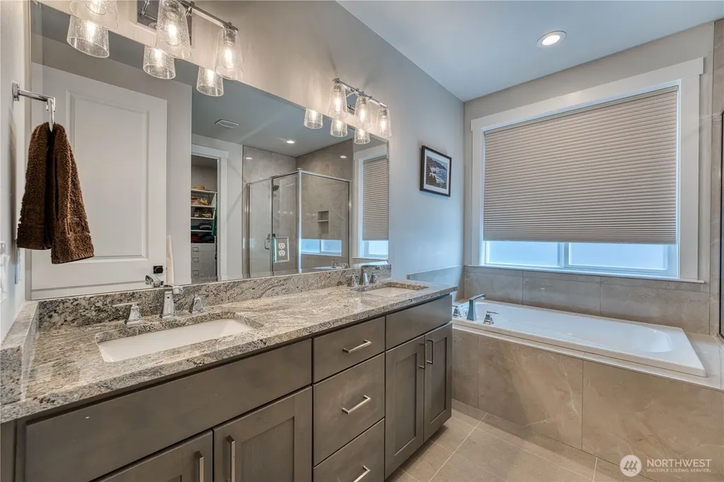 18595 Sawgrass Drive NE Poulsbo WA 98370