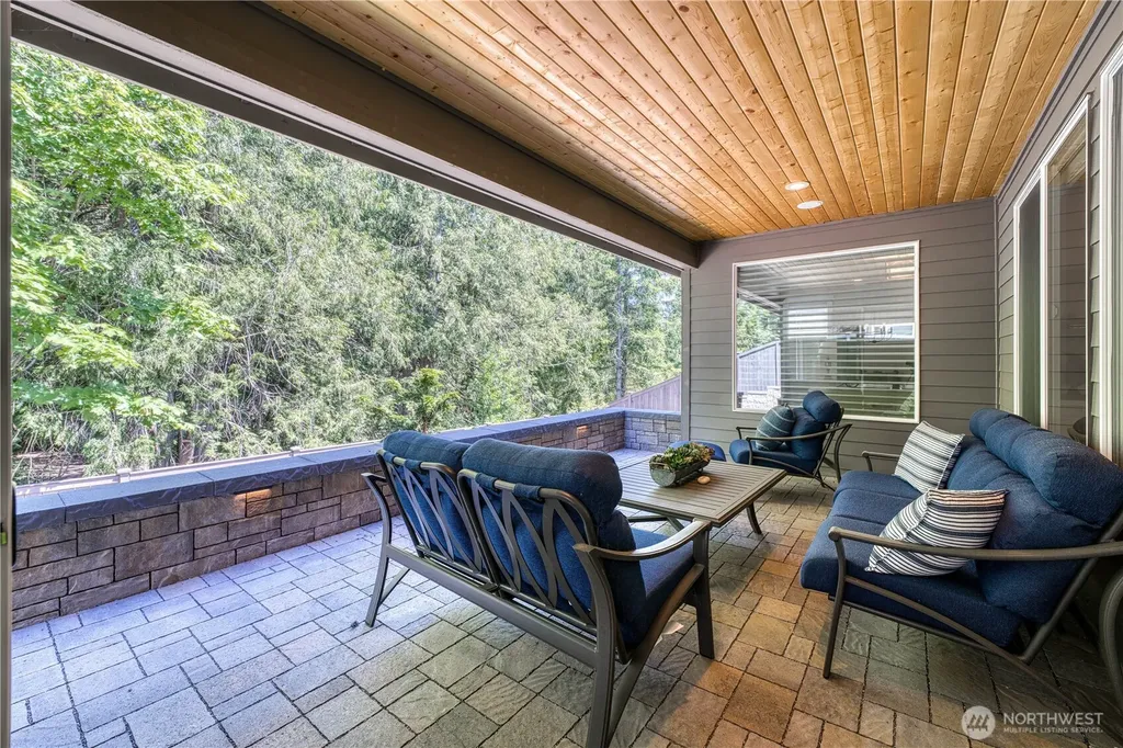 18595 Sawgrass Drive NE Poulsbo WA 98370