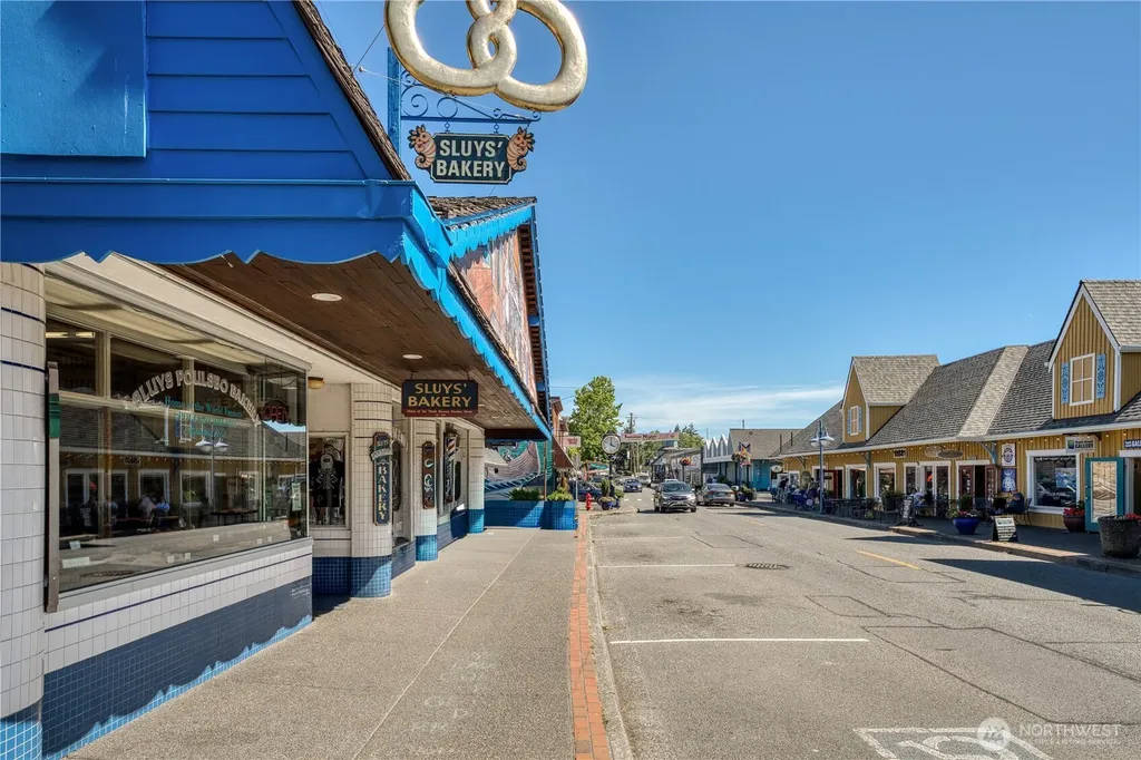 18595 Sawgrass Drive NE Poulsbo WA 98370
