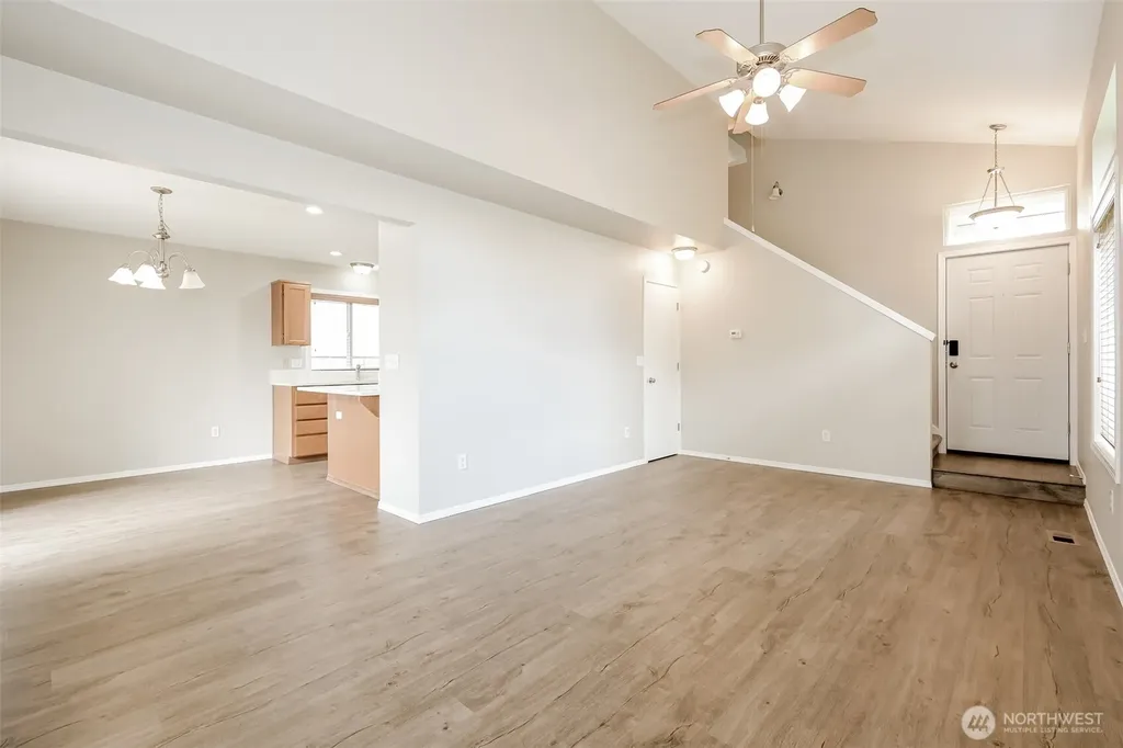 403 4th Avenue SE Puyallup WA 98372