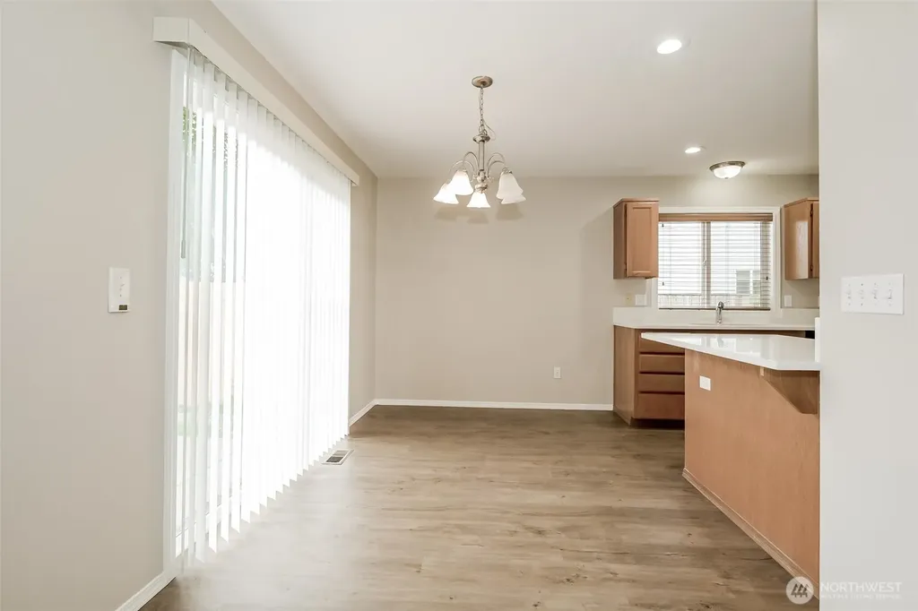 403 4th Avenue SE Puyallup WA 98372