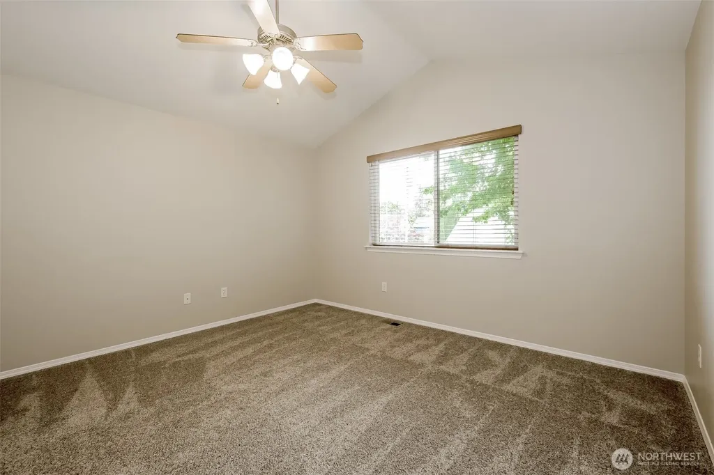 403 4th Avenue SE Puyallup WA 98372