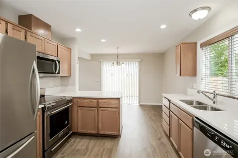 403 4th Avenue SE Puyallup WA 98372