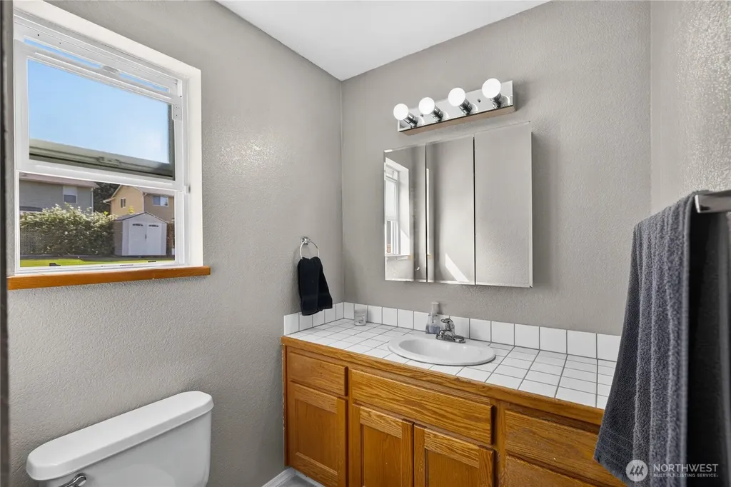 1219 Leahy Drive Coupeville WA 98239
