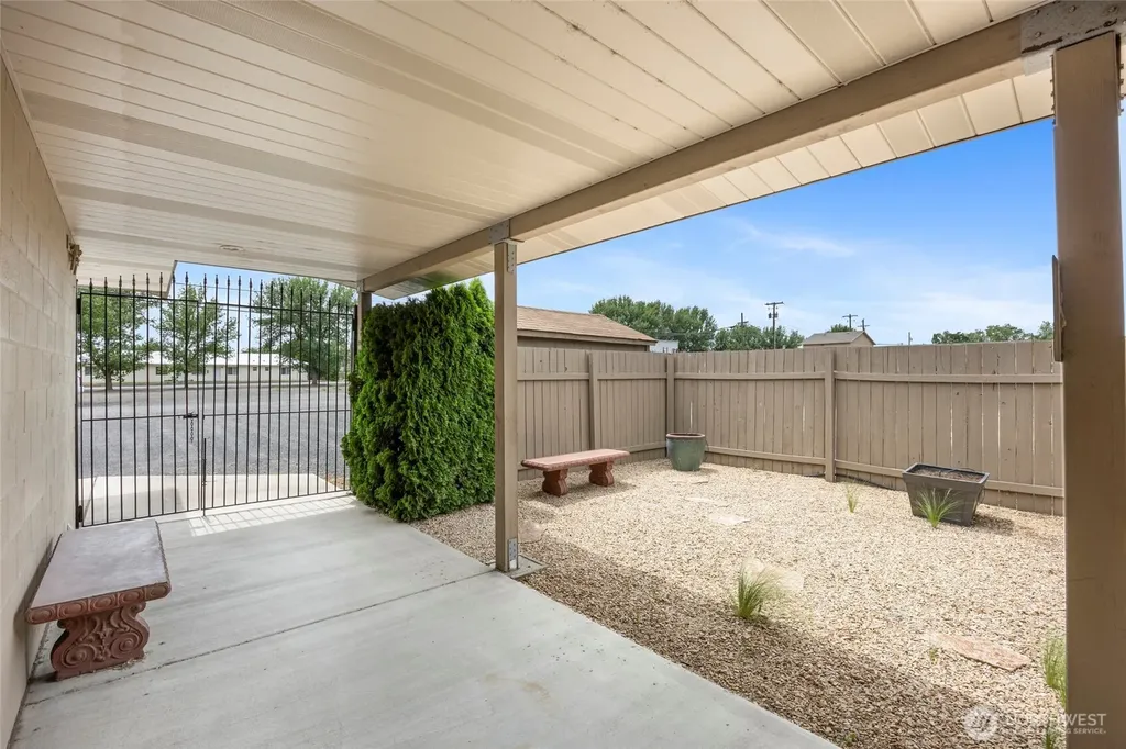 228 SE F Street Quincy WA 98848