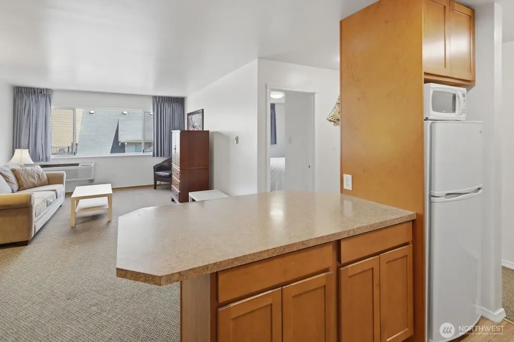 4731 12th Avenue NE Seattle WA 98105