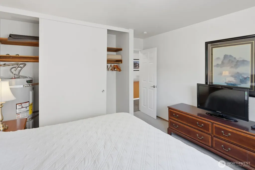 4731 12th Avenue NE Seattle WA 98105