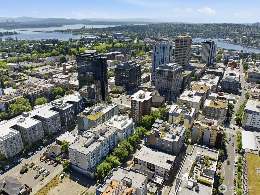 4731 12th Avenue NE Seattle WA 98105