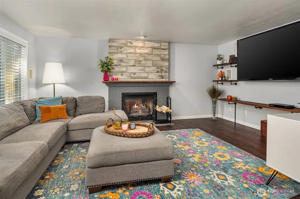 4261 244th Place SE Sammamish WA 98029