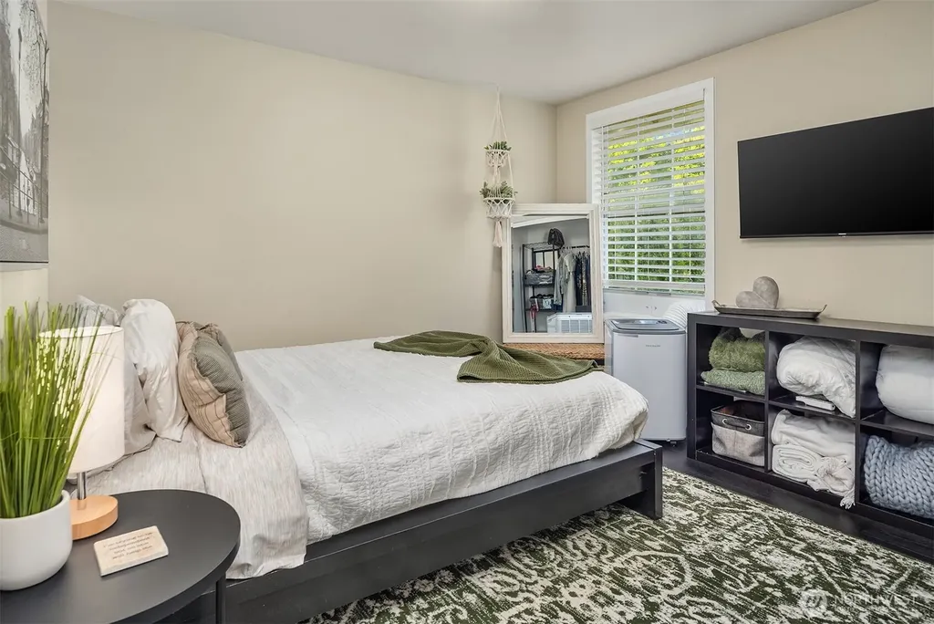 4261 244th Place SE Sammamish WA 98029